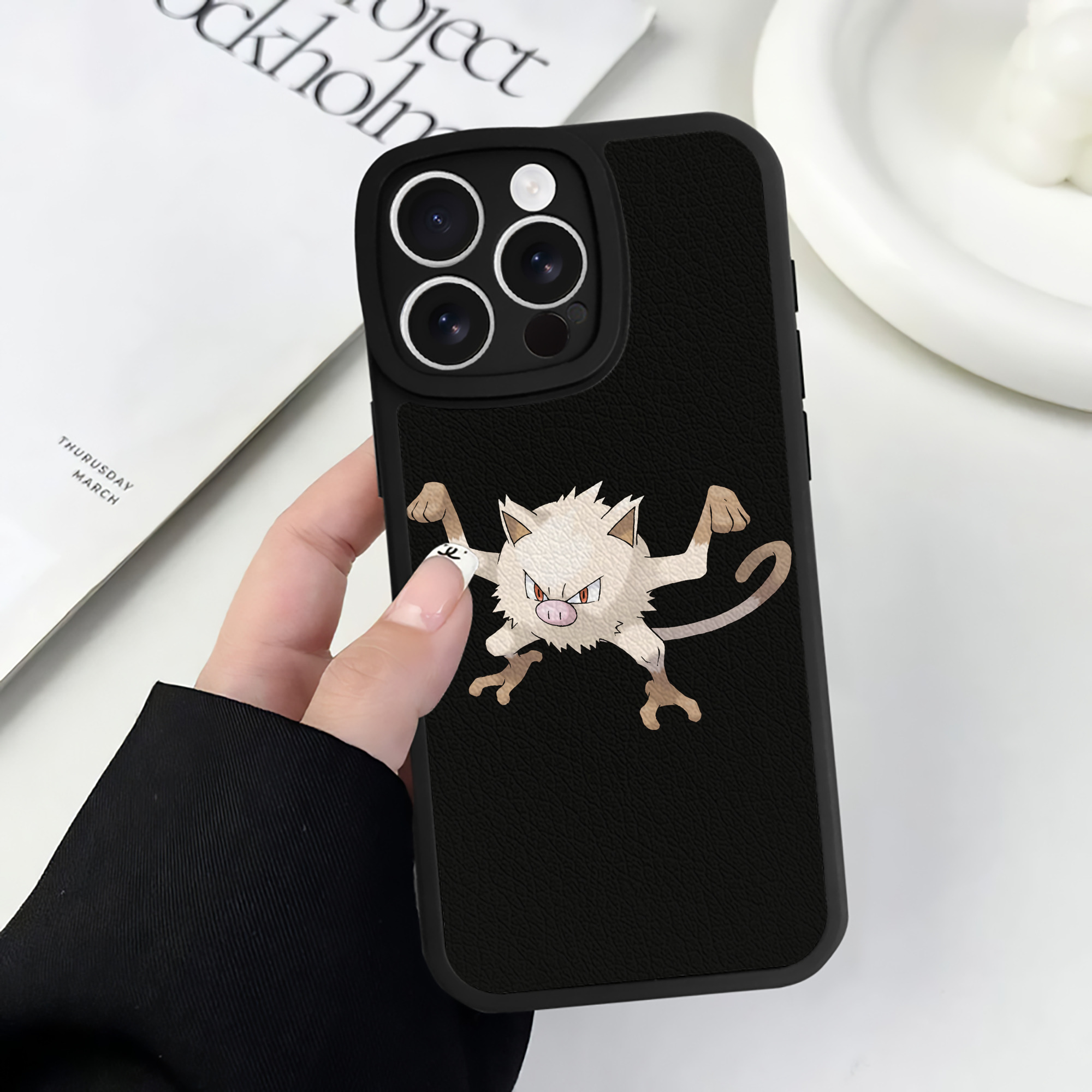 （画像用） ポケットモンスター Pokémon 【iPhone 16シリーズ対応】シリコンスマホケース（レザー調） 材質：シリコン